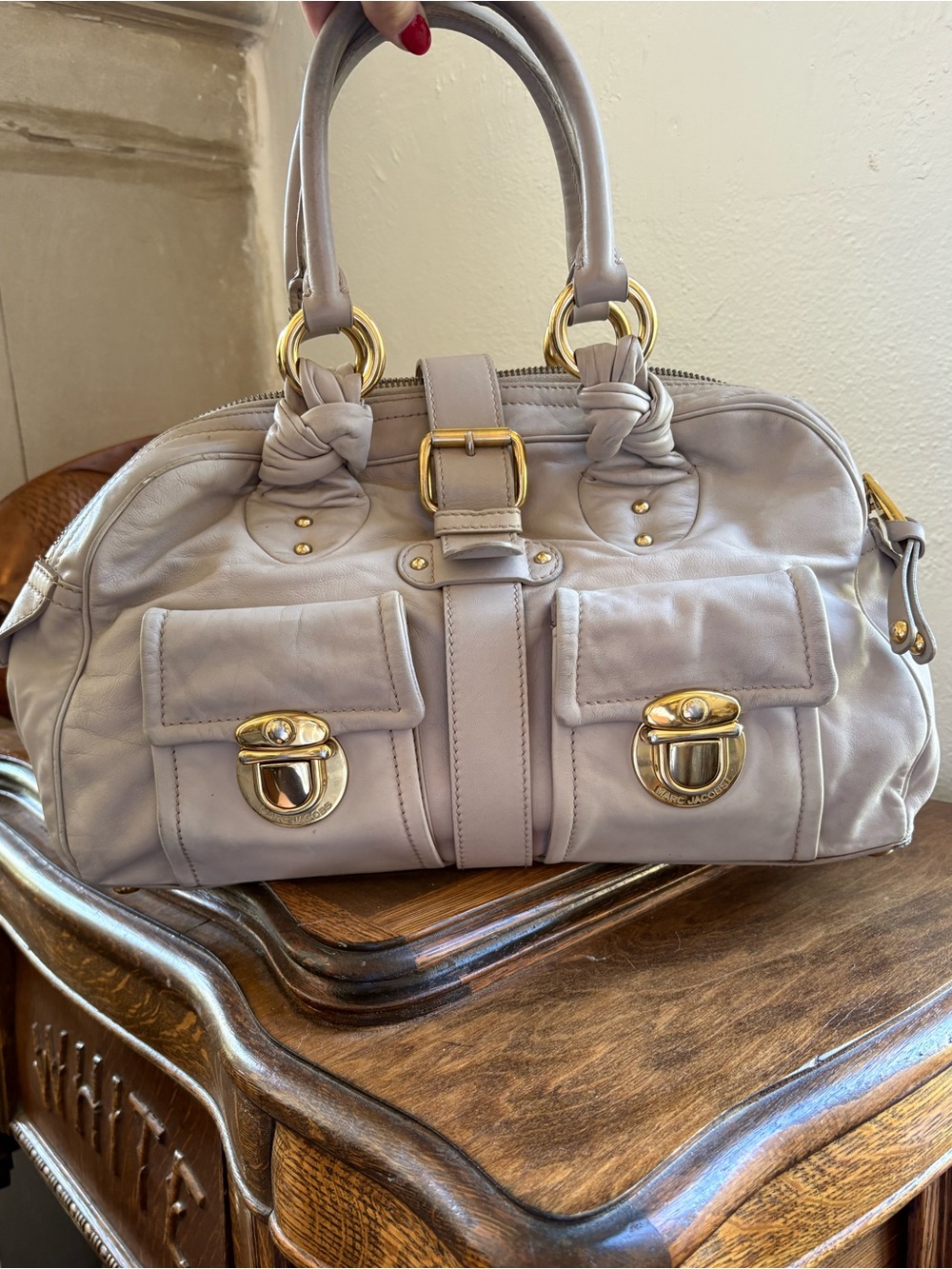 Marc Jacobs Women's Leather Satchel Handbag in Light Gray with Gold Hardware